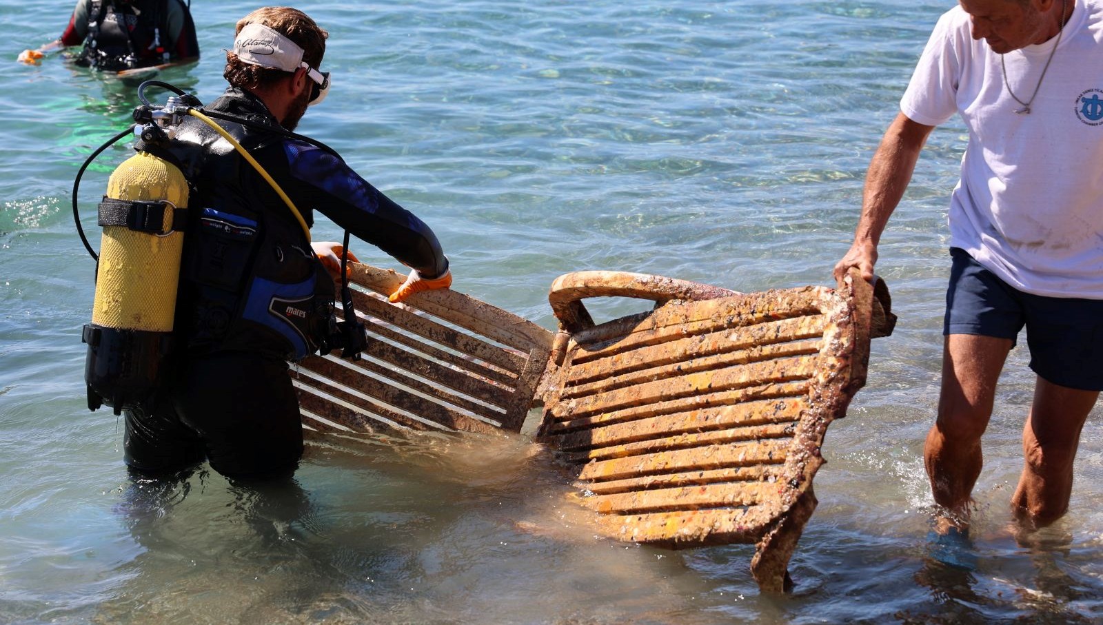 antalyada denizin dibinden sezlong cikti qZVVTwQe