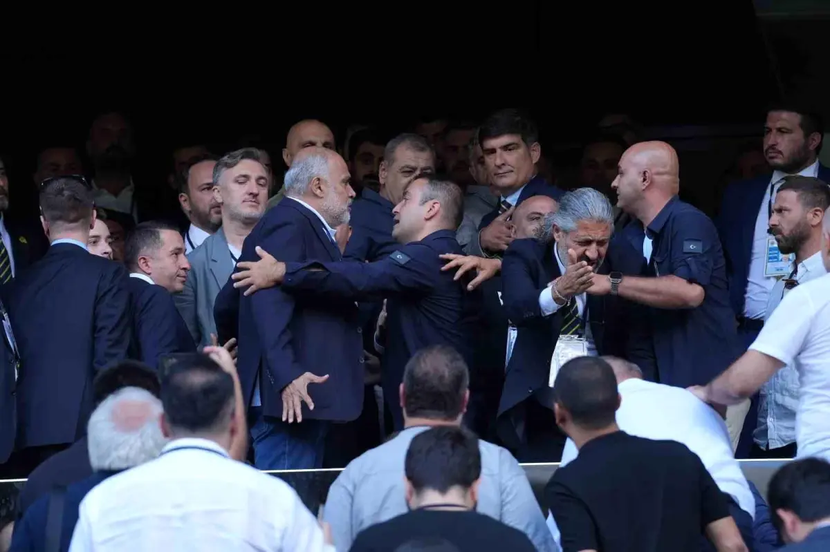 Fenerbahçe Genel Kurulunda Gergin Anlar