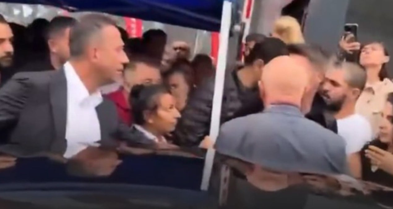 sabaha kadar nobet tutan chpli vekiller kalabaliga karisan sivil polisleri tek tek tespit etti 1UKqbVf8