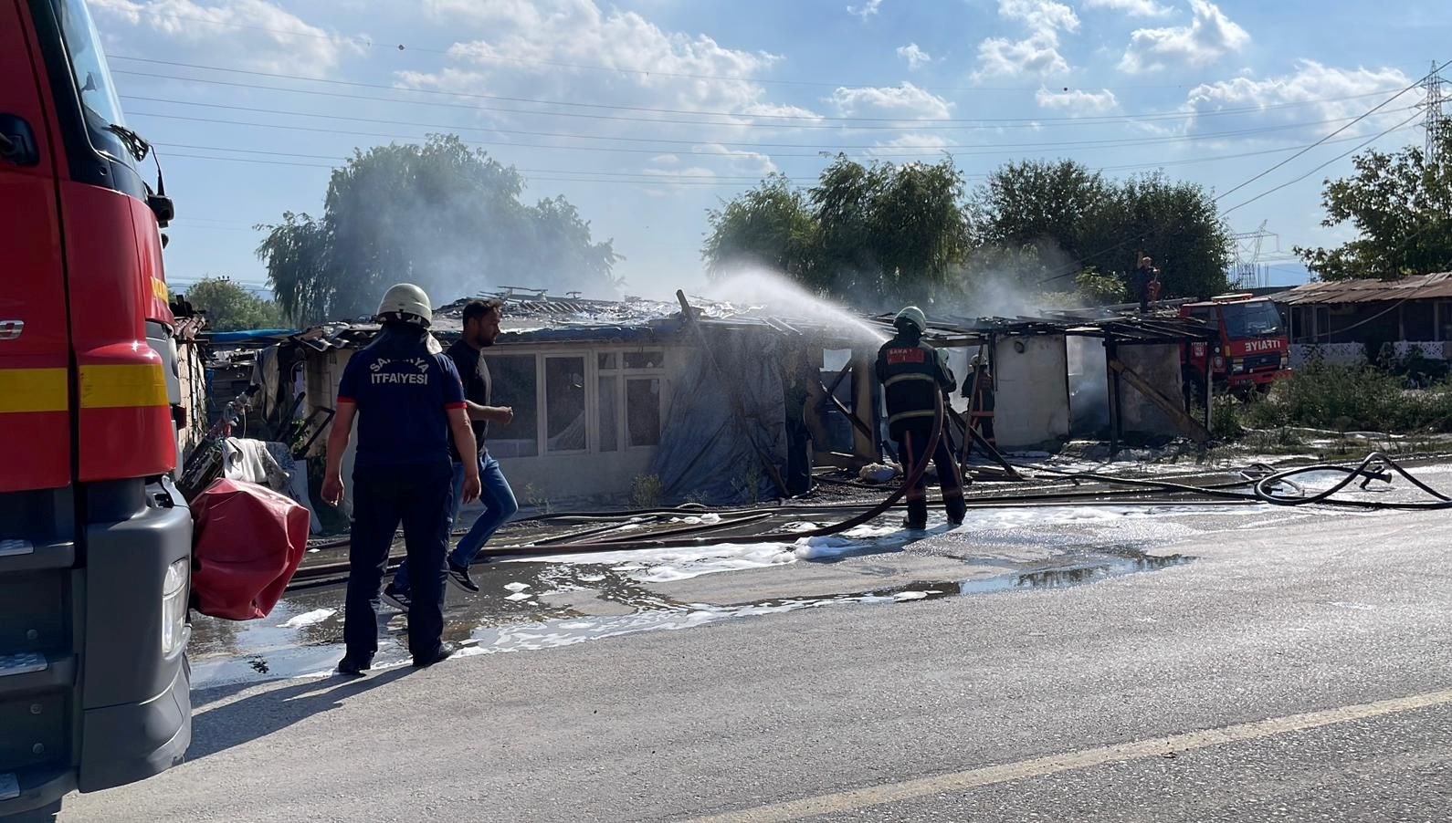 sakaryada akraba kavgasi 2 cocuktufekle vurularak yaralandi yZBIKcFP