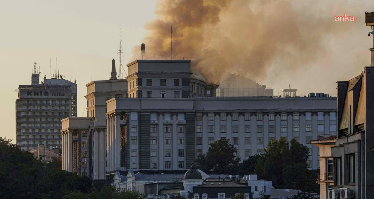 Savaşta ilk kez oluyor: Kiev’de Bakanlar Kurulu binası vuruldu