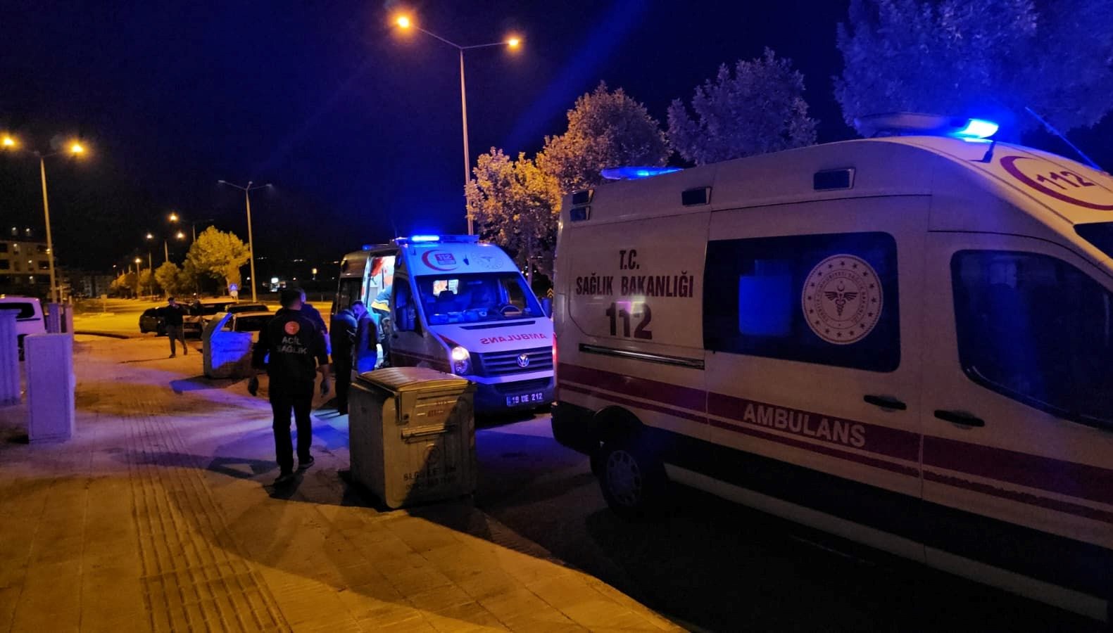 Aksesuarcıda bıçaklı kavga: Üç yaralı