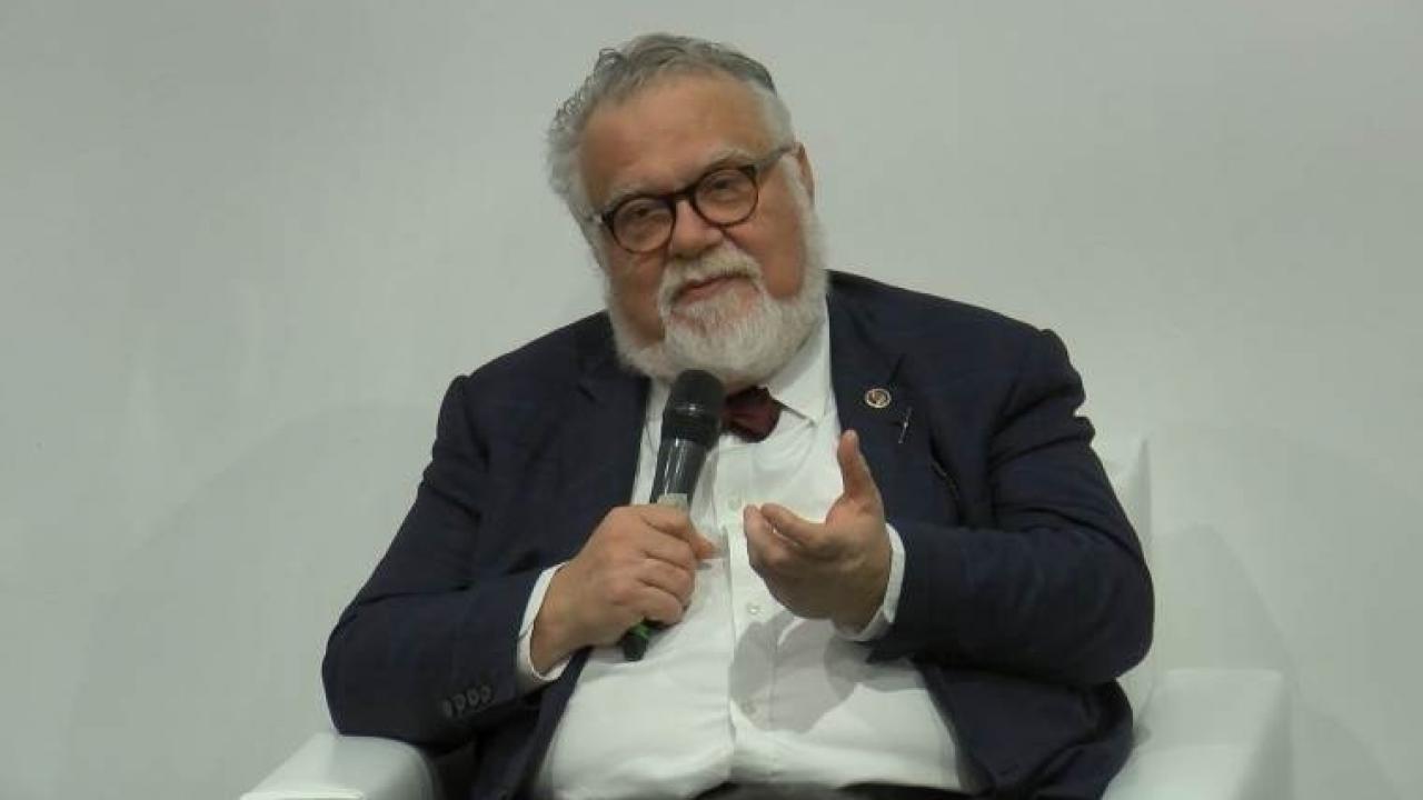 celal sengor mahkemelik oldu cik evimden celal hoca K4MHhiKL.jpg