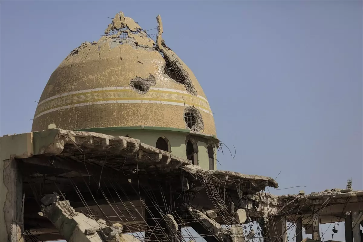 İsrail, Gazze’deki Tarihi Camileri Yok Ediyor