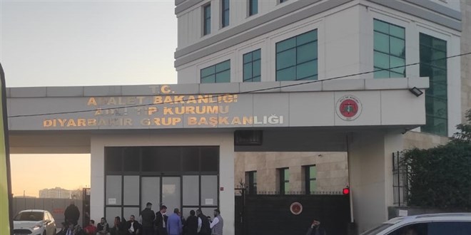 akraba aileler arasinda silahli kavga 1 olu 1 yarali Bvxygk5W.jpg