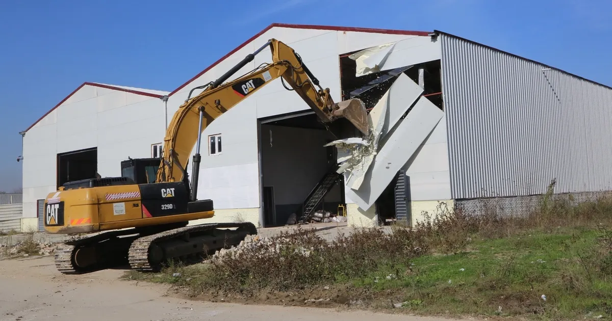 bursa niluferde imara aykiri iki yapiya yikim 5QSIdwdO.webp