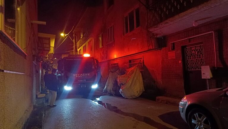 gece yarisi evini atese verdi I9rbSzLD.jpg