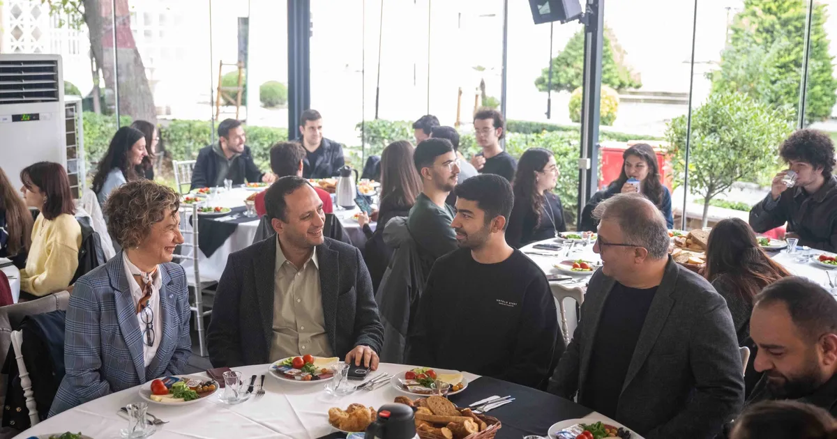 İzmir Bornova’da Gençlik ve Cumhuriyet vurgusu