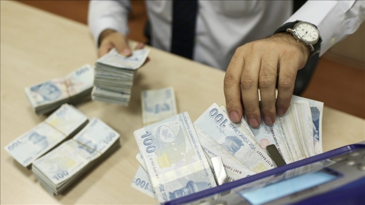 bankacilik-sektorundeki-mevduat-dususu-514-milyar-lira-azaldi-Zc4bYaDk.jpg