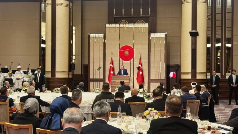 cumhurbaskani-erdogan-emek-sofrasi-bulusmasi-iftar-programinda-konustu-nvfIKSWM.jpeg