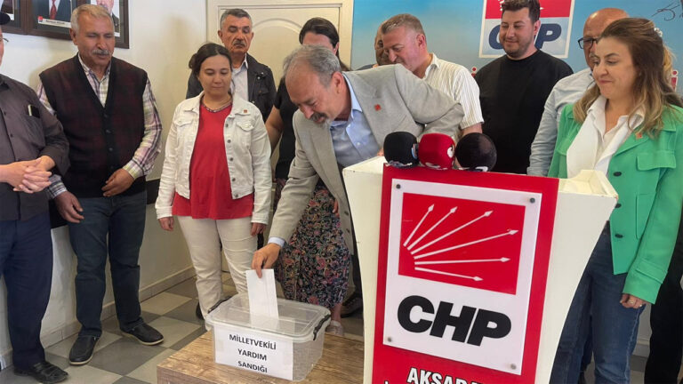akpli-vekil-icin-yardim-sandigi-puW99kFn-1