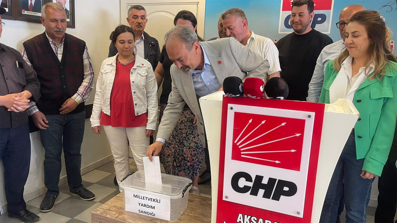 akpli-vekil-icin-yardim-sandigi-puW99kFn