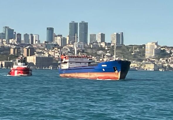 istanbul-bogazinda-ariza-yapan-gemi-kurtarildi-nOtLmhUx